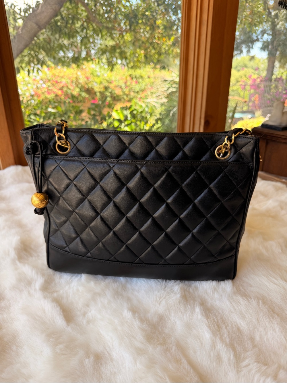 Authentic Vintage CHANEL Black Quilted Lambskin Shoulder Tote Gold Hardware Rare